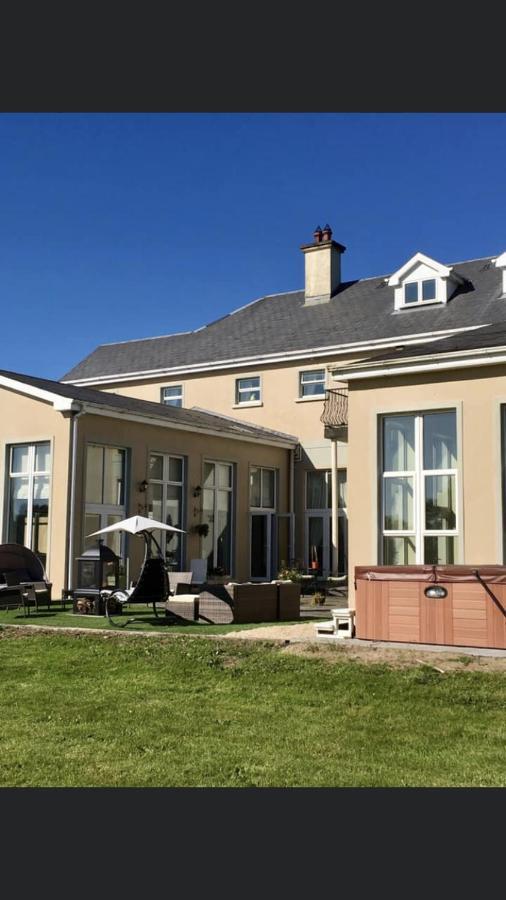Rossmanagher House Бънрати Екстериор снимка